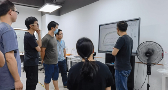 自主研发，敢为先锋